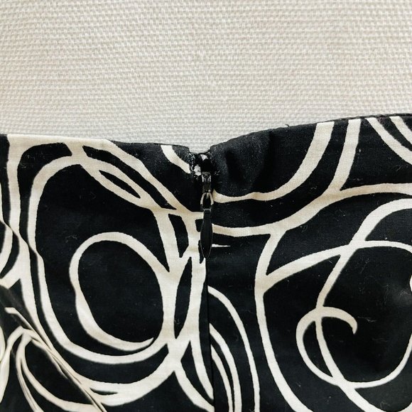 Signature by Robbie Bee Black & White Swirl Halter Style Dress ~ SIze 12 / Med - Picture 6 of 8